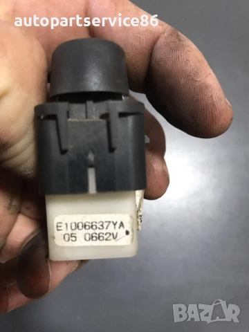 Бутон за прозорец за задна врата за Mazda Tribute RHD (2003) E1006637YA, снимка 2 - Части - 53612170