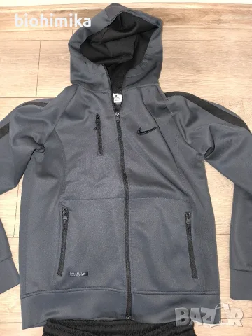 Екип Nike Dri fit L, снимка 3 - Спортни дрехи, екипи - 56068972