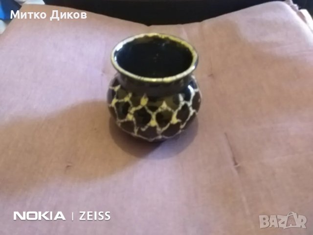 Синя ваза керамична на Троян с бежови ромбове-ръчна изработка Н-90мм и фи горе-75мм и долу-55мм