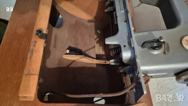 Шевна машина Veritas с масичка, снимка 9 - Шевни машини - 53582320