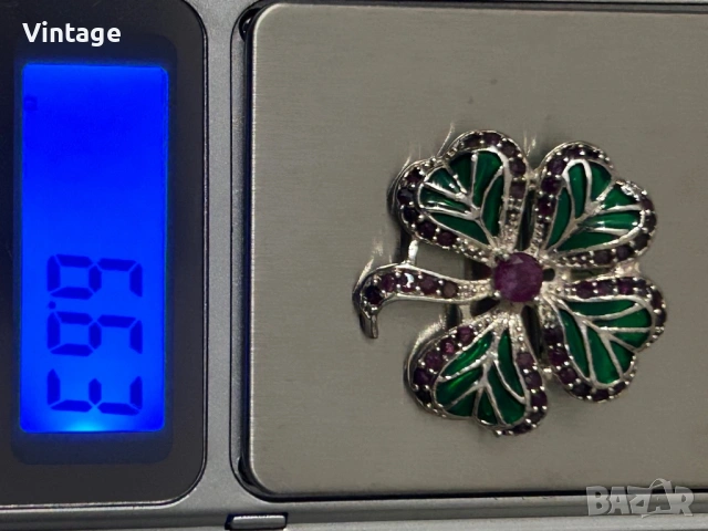 Изискана сребърна брошка/ медальон с рубини и емайл , снимка 4 - Колиета, медальони, синджири - 53668826