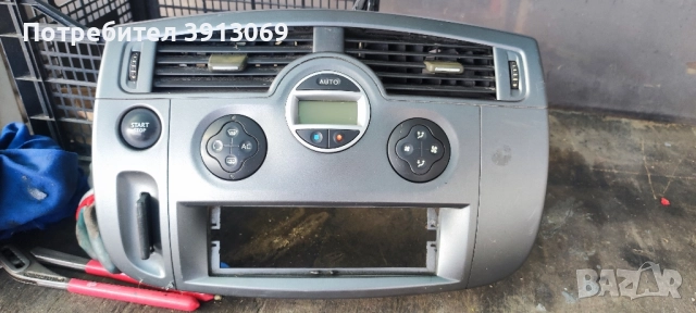 Продавам оригинален панел с въздуховоди за Рено Сценик 2005г 