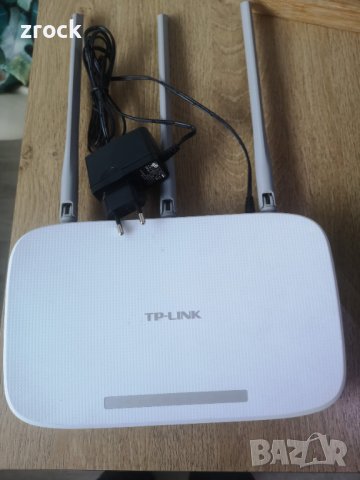 Продавам 2 броя Безжичен рутер TP-LINK TL-WR845N, N 300 Mbps, снимка 1 - Рутери - 42236697