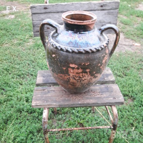 Продават се 