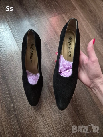 нови винтидж обувки Yves Saint Laurent – естествен велур, оригинални , снимка 2 - Дамски обувки на ток - 53844551