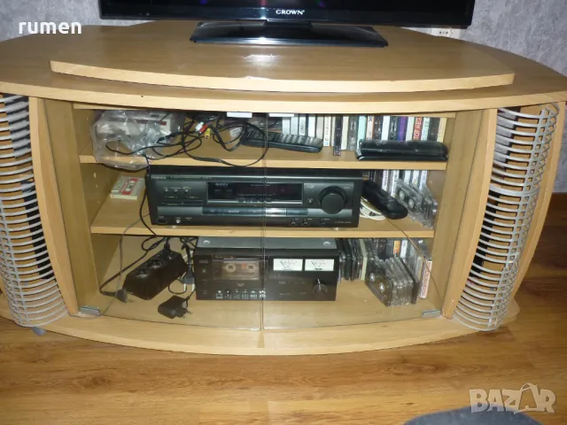 шкаф за аудио и видео, снимка 2 - Шкафове - 48738870