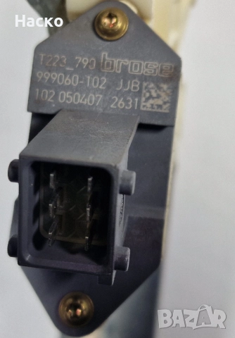 Заден Десен Стъклоповдигач Стъклоподемник Toyota Avensis T25 Тойота Авенсис 69830-05100 999060-102, снимка 4 - Части - 52950780