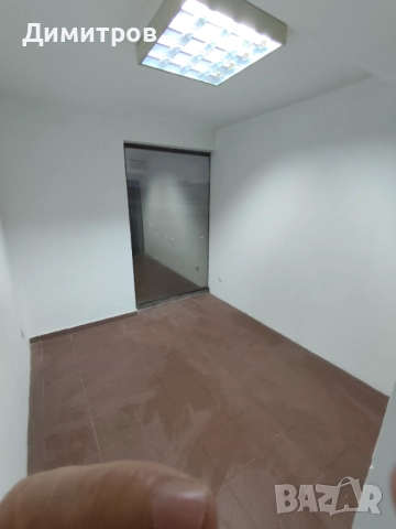 Помещение в идеален център., снимка 6 - Магазини - 52296358