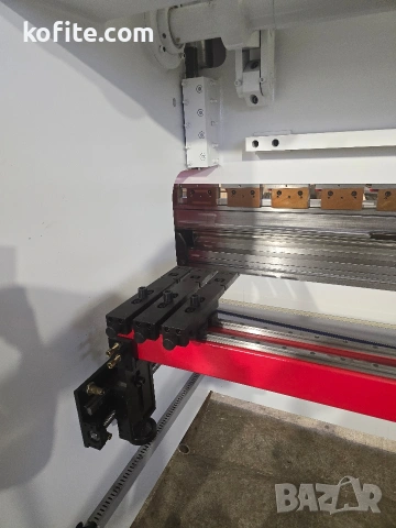 CNC Хидравличен абкант 125 т / 3200 мм, снимка 5 - Други машини и части - 53116169