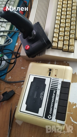 Продавам Commodore C64, снимка 2 - Други игри и конзоли - 52521517
