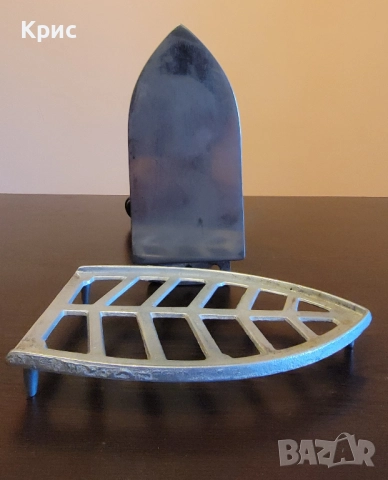 Мини ретро метална ютия, работеща. , снимка 2 - Антикварни и старинни предмети - 52671296