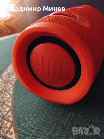 Колонката на марката Jbl-extrm-2