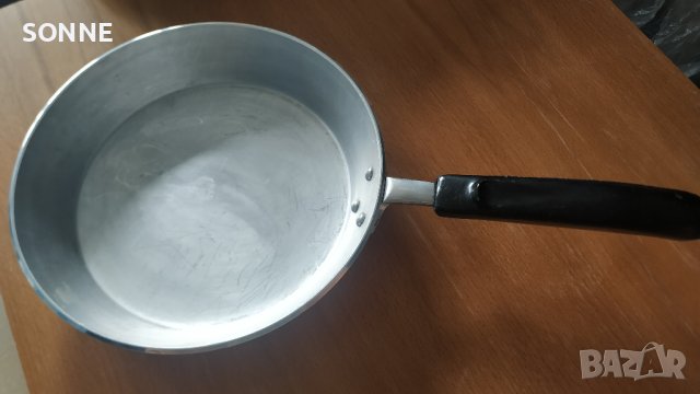 Стар алуминиев тиган, снимка 2 - Съдове за готвене - 41024766