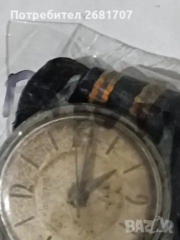 часовник wostok , снимка 2 - Антикварни и старинни предмети - 49521318