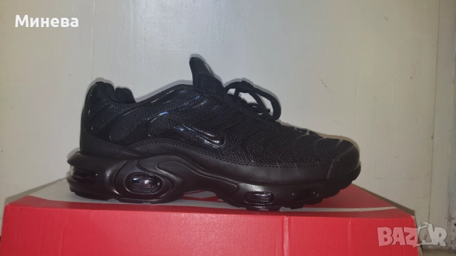 Маратонки NIKE AIR MAX PLUS TRIPLE, снимка 4 - Маратонки - 51794212