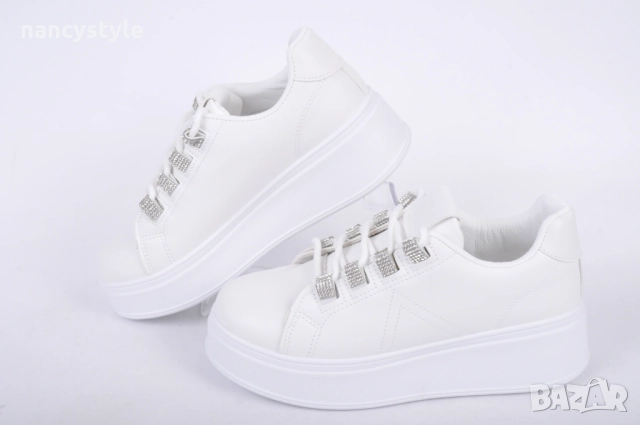 НОВО! Бели дамски кецове високо ходило