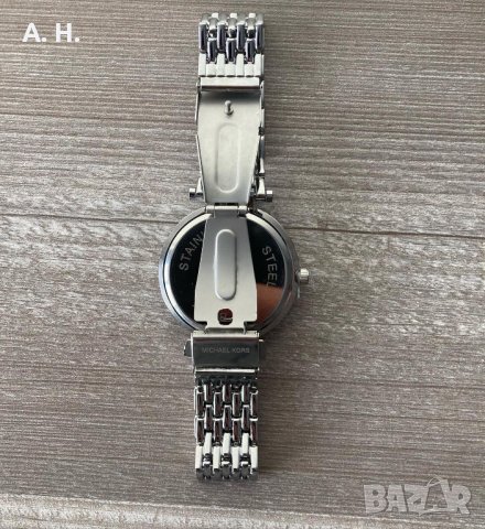 Различни цветове дамски часовници Michael Kors, снимка 13 - Дамски - 27950429