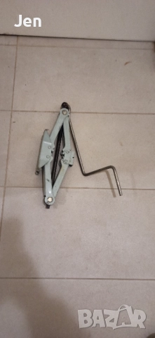 Крик и ключ за джанти, снимка 3 - Аксесоари и консумативи - 52899042