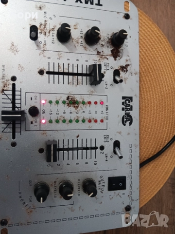 Миксер/мишпулт Mc Carla tmx 1010, снимка 6 - Ресийвъри, усилватели, смесителни пултове - 51880176