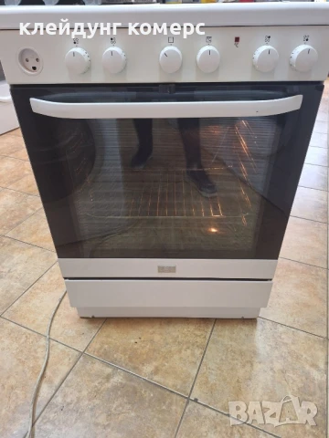 Готварска печка с керамичен плот VOSS/ELECTROLUX шир.60см. , снимка 2 - Печки, фурни - 50535465