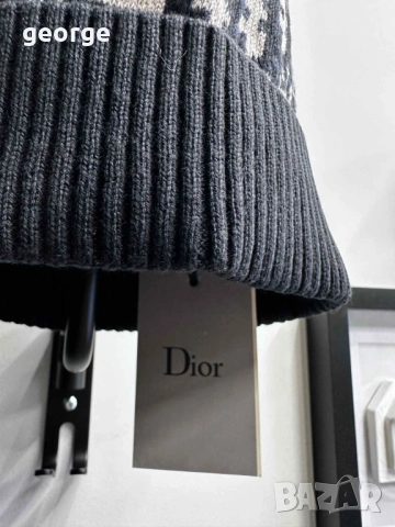 Зимна шапка Prada - нова, снимка 8 - Шапки - 52376592