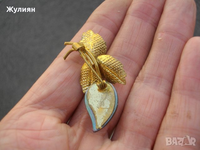СТАРА ПОЗЛАТЕНА БРОШКА СЪС СЕДЕФ, снимка 4 - Антикварни и старинни предмети - 41967427