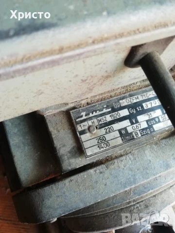 Редуктор за месомелачка и два двигателя, снимка 4 - Обзавеждане на кухня - 33143485