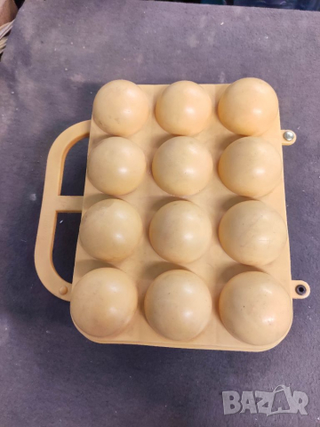 Продавам пластмасова кутия за яйца Люлин, снимка 2 - Други ценни предмети - 36246602