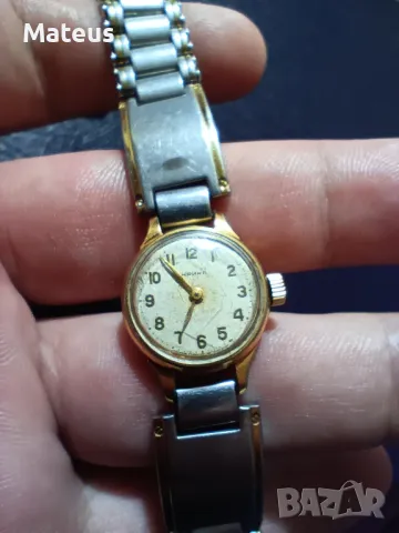 Дамски часовник Чайка, снимка 5 - Антикварни и старинни предмети - 47550535