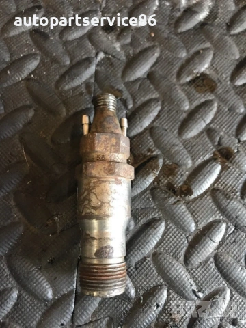 Дюза за Mercedes 115/507 2.3 D (1987-1992) KCA27S55162, снимка 2 - Части - 53858409