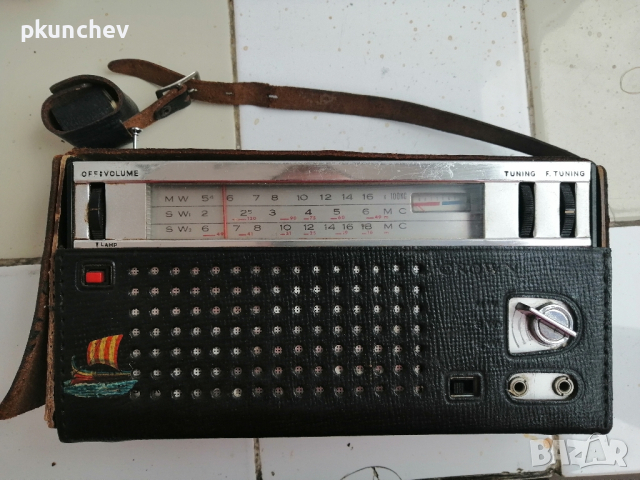 Ретро радиоприемник CROWN TR-950 