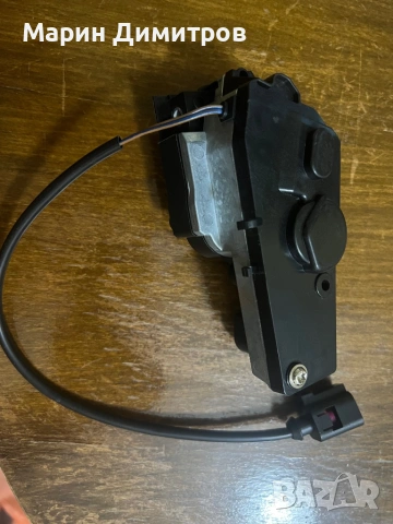 Моторче за отваряне на задна камера VW Volkswagen Фолксваген, снимка 7 - Части - 53774062