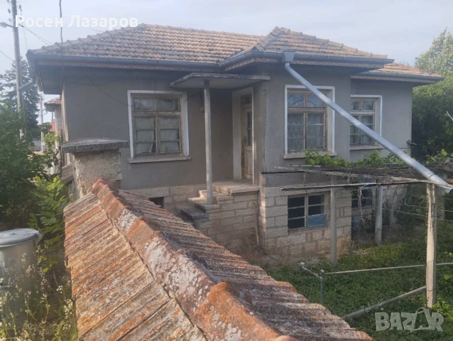 Продава се къща в с. Мадара