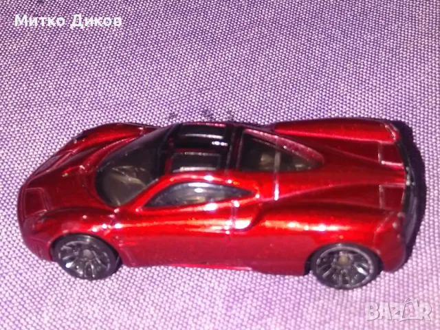 Колекционерска количка Hot Wheels 2013 Red Pagani Huayra, Made in Malaysia, снимка 2 - Колекции - 50165838