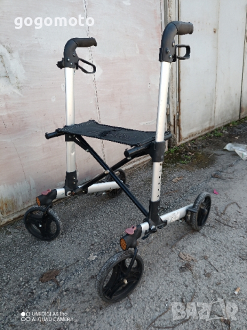 ролатор ДВОЙНО СГЪВАЕМ, проходилка алуминиева, олекотена конструкция, снимка 3 - Ролатори - 44717070