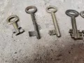 Стари бронзови ключове, снимка 3