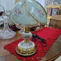 Превъзходна антикварна колекционерска английска нощна лампа порцеланова с месинг , снимка 1 - Антикварни и старинни предмети - 42152692