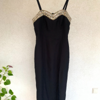 Черна рокля с перли, снимка 1 - Рокли - 36243666