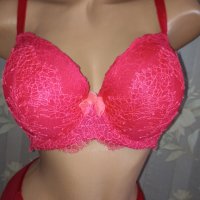 Victoria Secret / 36DD/85 DD-Червен сутиен с твърди чашки с банел , снимка 1 - Бельо - 41719425