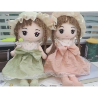 Мека детска кукла с рокля и шапка в нежни цветове 45 см, снимка 2 - Кукли - 44738528