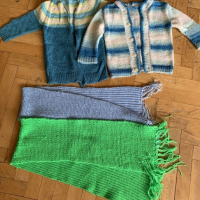 Плетени дрехи, снимка 1 - Шапки, шалове и ръкавици - 44649678