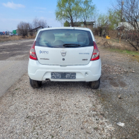 ***САМО НА ЧАСТИ***

Dacia Sandero 1.5dci 2010г 4 , снимка 4 - Автомобили и джипове - 44605188