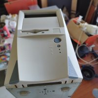 Компютърна кутия със захранване стар модел, снимка 12 - Захранвания и кутии - 40551984