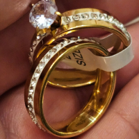 Стилен комплект от 2 броя пръстени с цирконии от медицинска стомана Размери: 17,18,19,20, снимка 3 - Пръстени - 44640108