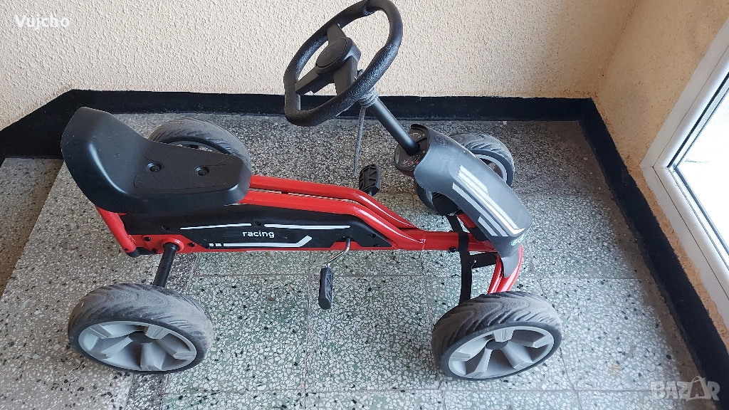 Детска кола с педали, снимка 1