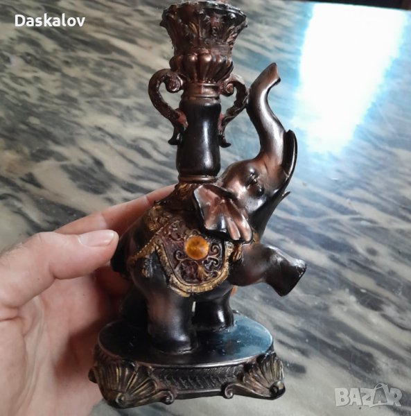 Продавам декоративен свещник слонче, снимка 1