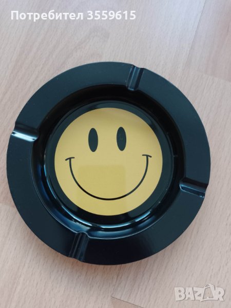 метален пепелник с усмихнато човече, снимка 1