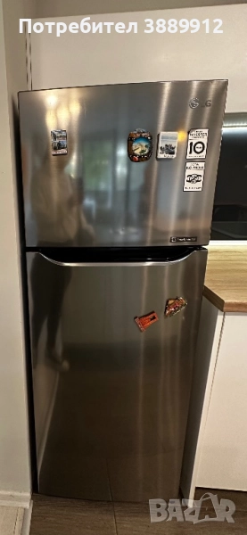 Хладилник LG с фризер - Ново състояние, снимка 1