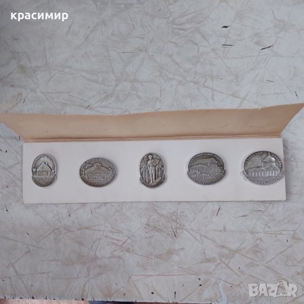 Сувенири значки Русия. Цената е за лота. , снимка 1