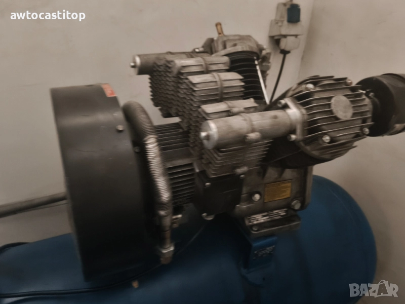 компресор 300 литра трифазен работи перфектно , снимка 1
